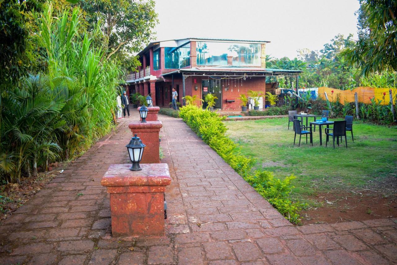 Hotel On The Rocks Mahabaleshwar Bagian luar foto