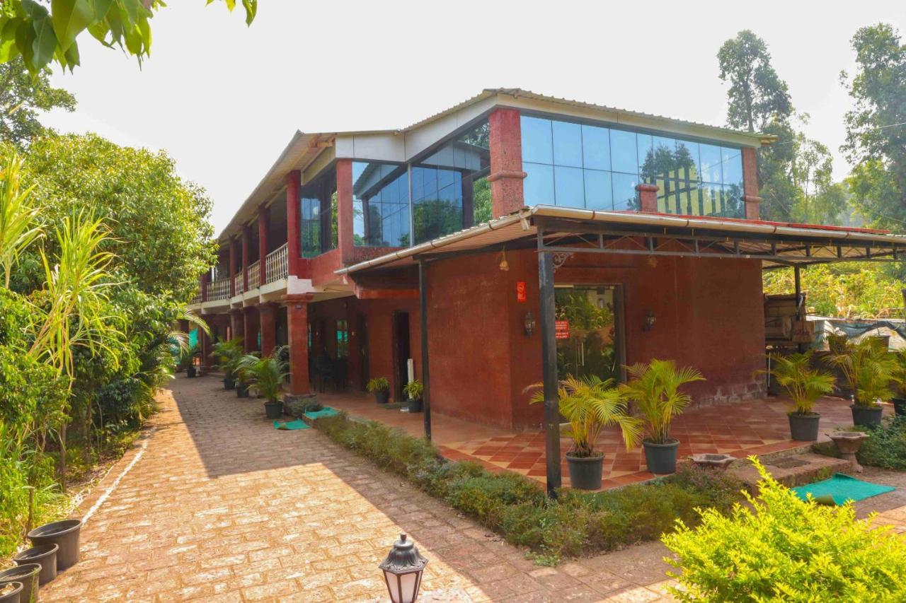 Hotel On The Rocks Mahabaleshwar Bagian luar foto