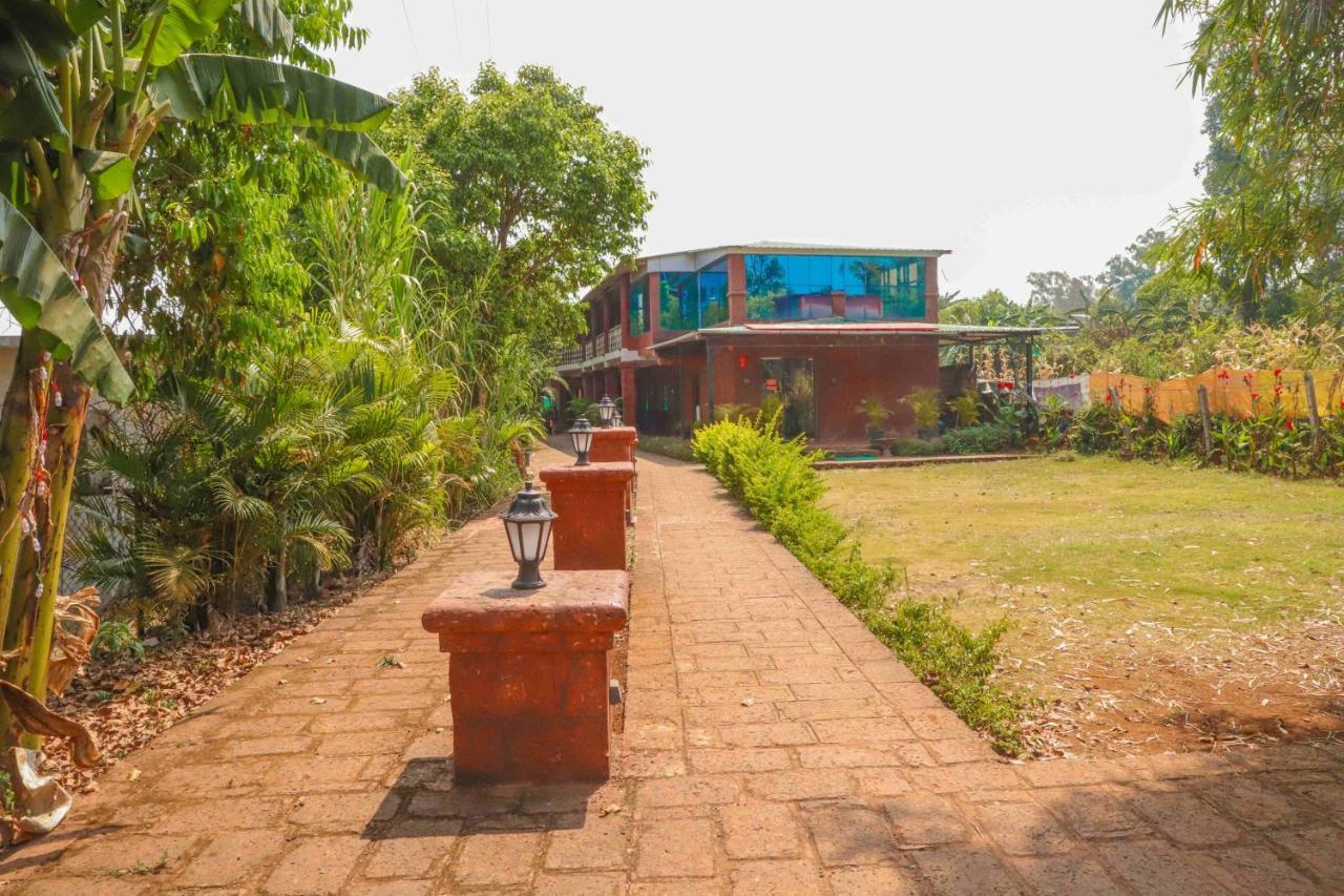 Hotel On The Rocks Mahabaleshwar Bagian luar foto